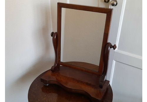 Vintage & Antique Table Mirrors