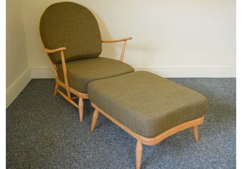 Traditional Armchairs