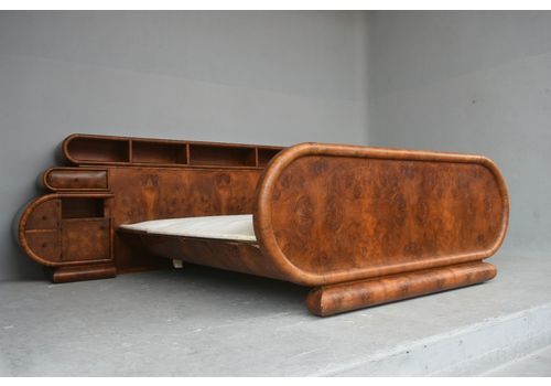 Vintage & Antique Beds