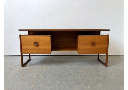 70S Desks