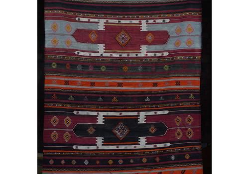 Vintage & Antique Kilim Rugs