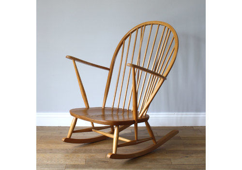 Vintage & Antique Rocking Chairs